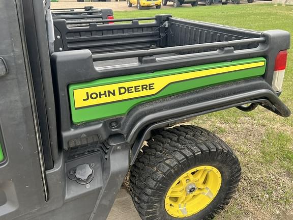 Image of John Deere XUV 835R equipment image 4