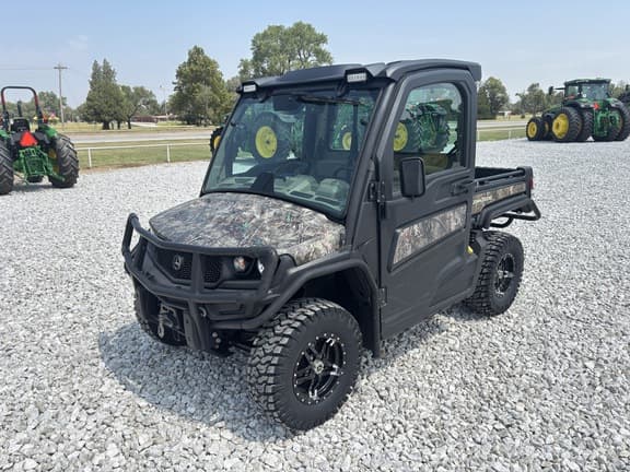 Image of John Deere XUV 835R Primary image