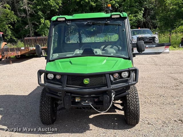 Image of John Deere XUV 835R equipment image 1
