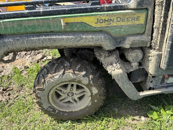 Image of John Deere XUV 865R equipment image 4