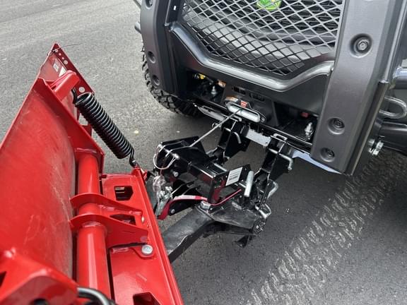 Image of John Deere XUV 865R equipment image 2