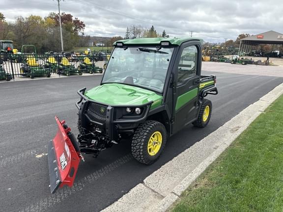 Image of John Deere XUV 865R equipment image 1