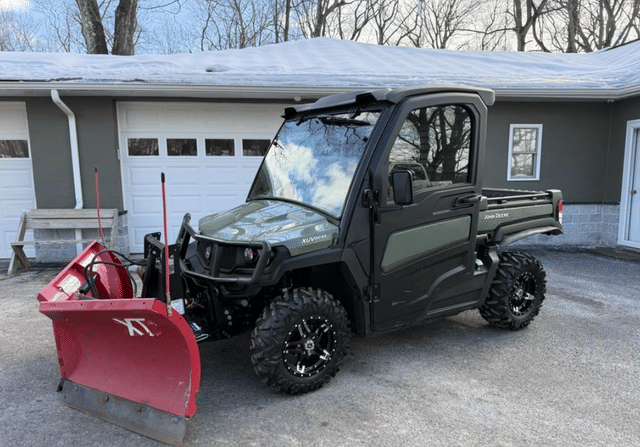 Image of John Deere XUV 865R equipment image 1