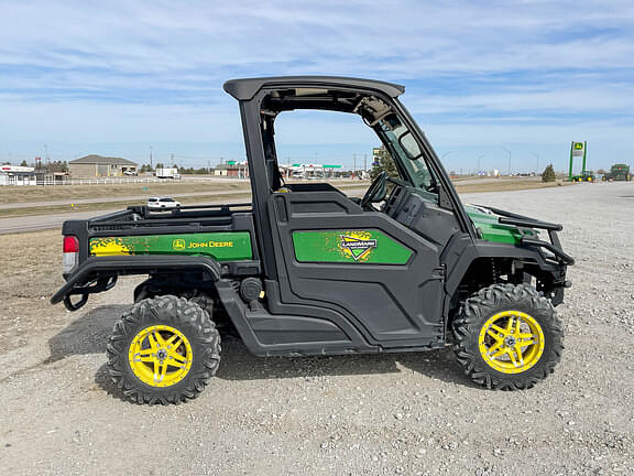Image of John Deere XUV 835M equipment image 3