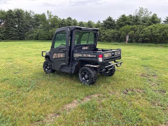 Image of John Deere XUV 835M equipment image 2