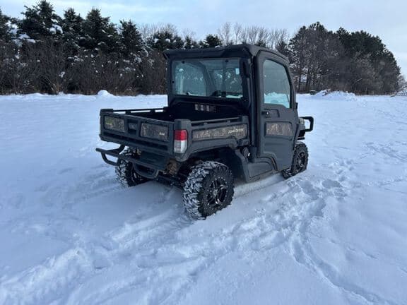 Image of John Deere XUV 835M equipment image 4