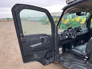 Main image John Deere XUV 835R 35