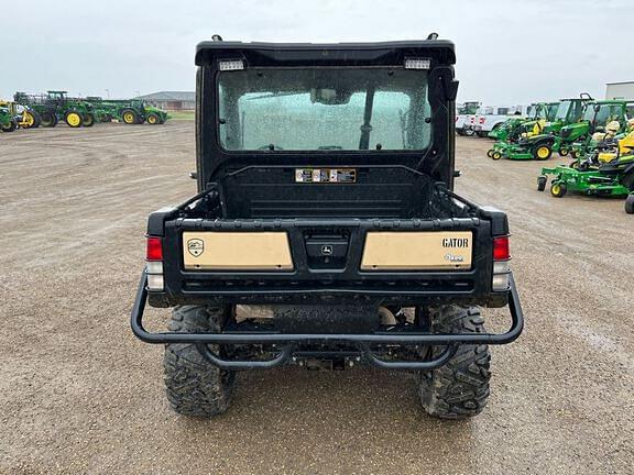 Image of John Deere XUV 835R equipment image 3