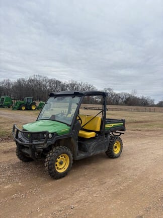 2022 John Deere XUV 835M Equipment Image0
