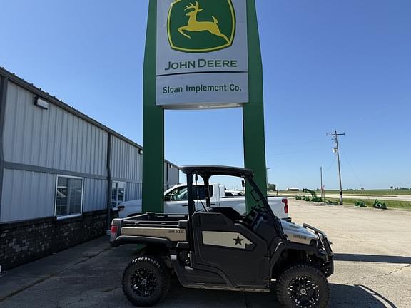 Image of John Deere XUV 835M Honor Edition equipment image 1
