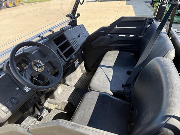 Image of John Deere XUV 835M Honor Edition equipment image 4