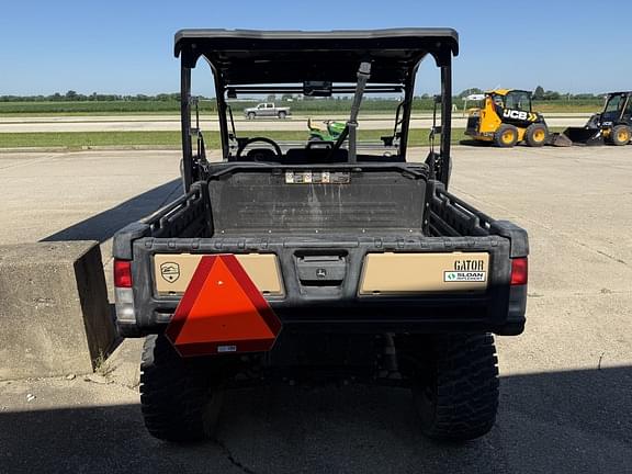 Image of John Deere XUV 835M Honor Edition equipment image 2
