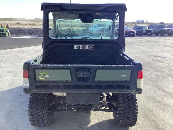 Image of John Deere XUV 835M equipment image 4
