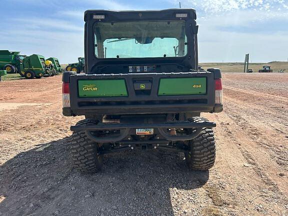 Image of John Deere XUV 835M equipment image 3