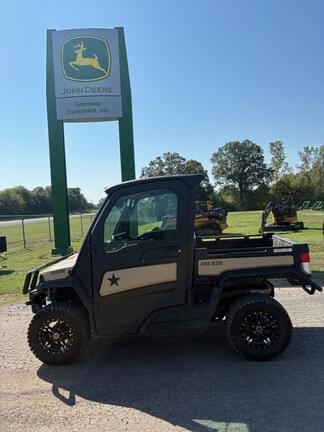 Image of John Deere XUV 835M Honor Edition equipment image 1