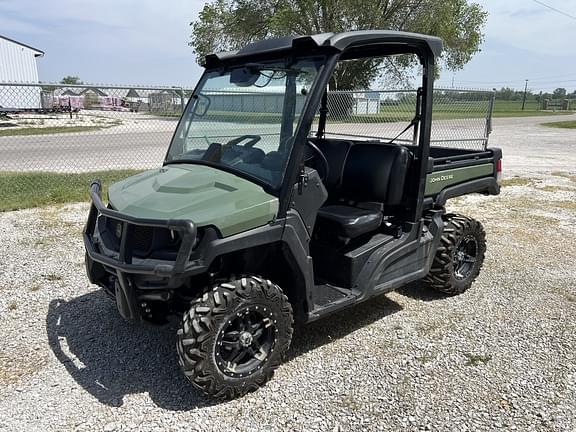 Image of John Deere XUV 835M equipment image 1