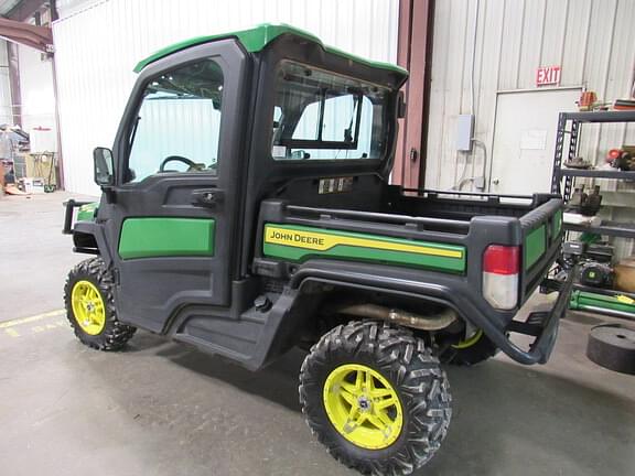 Image of John Deere XUV 835R equipment image 2