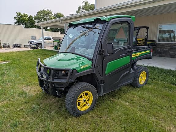 Image of John Deere XUV 835R equipment image 1