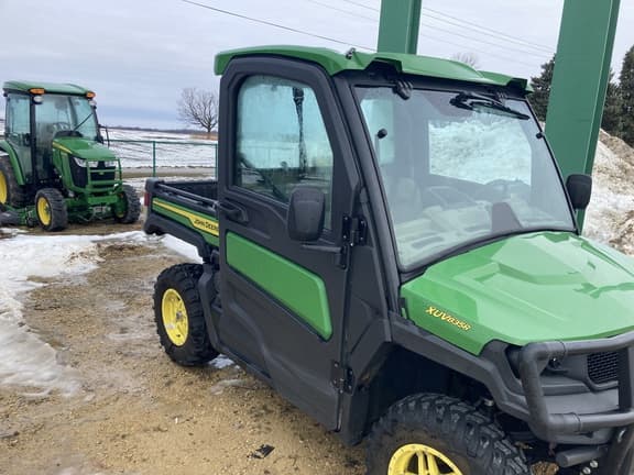 Image of John Deere XUV 835R equipment image 1