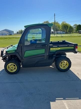 Image of John Deere XUV 835R equipment image 1