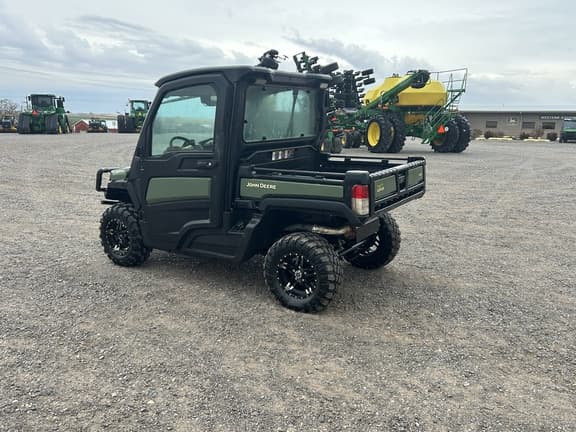Image of John Deere XUV 835R equipment image 2