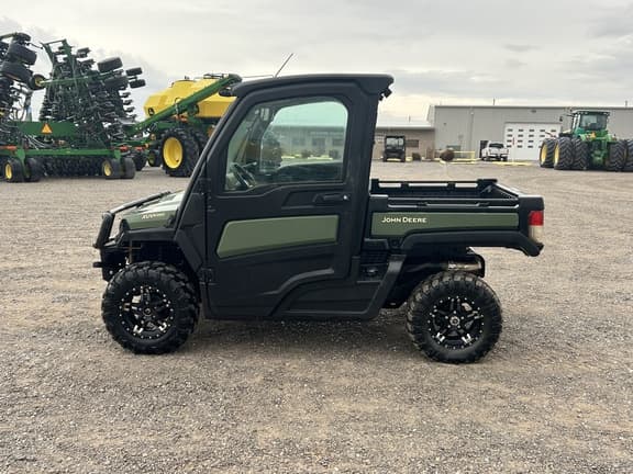 Image of John Deere XUV 835R equipment image 1