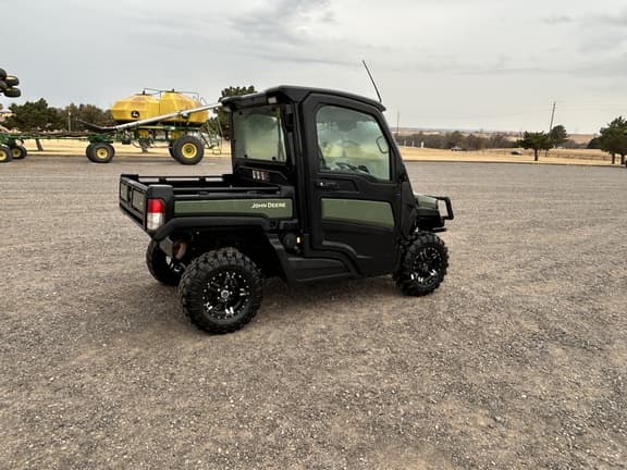 Image of John Deere XUV 835R equipment image 4