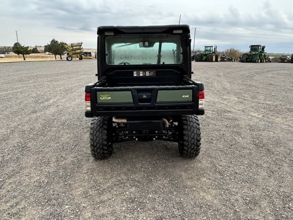 Image of John Deere XUV 835R equipment image 3