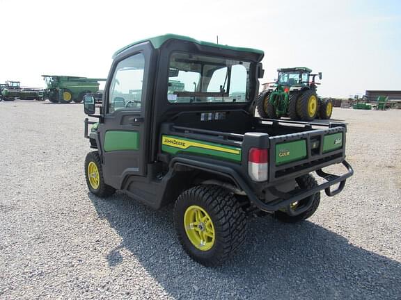 Image of John Deere XUV 835R equipment image 2