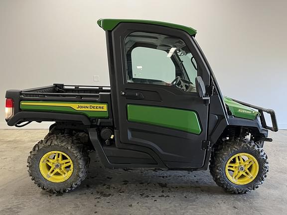 Image of John Deere XUV 835R Primary image