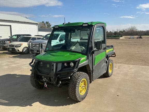 Image of John Deere XUV 835R Primary image