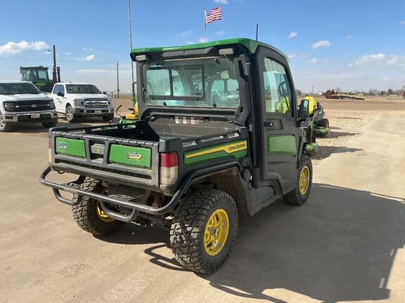 Image of John Deere XUV 835R equipment image 2