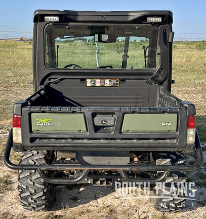 Image of John Deere XUV 835R equipment image 3