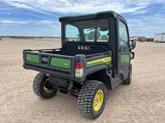 Image of John Deere XUV 835R equipment image 4