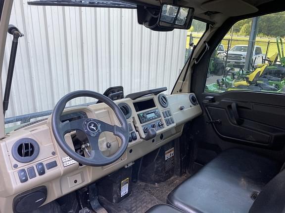 Image of John Deere XUV 835R equipment image 4