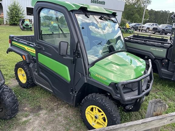 Image of John Deere XUV 835R equipment image 1