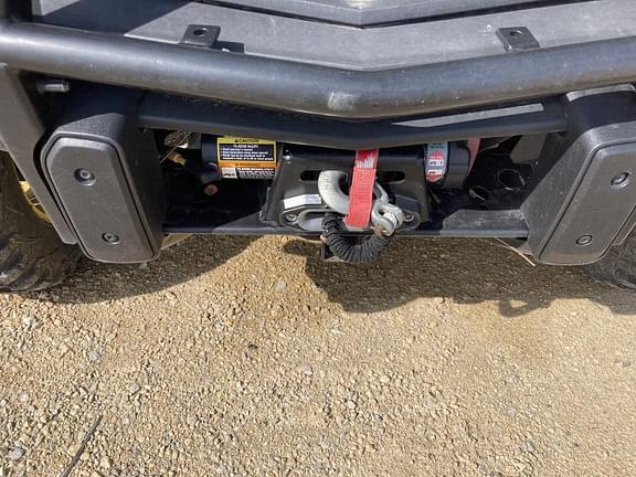 Image of John Deere XUV 835R equipment image 1