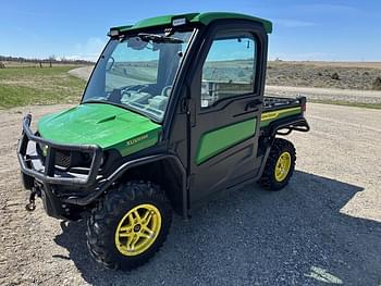 2022 John Deere XUV 835R Equipment Image0