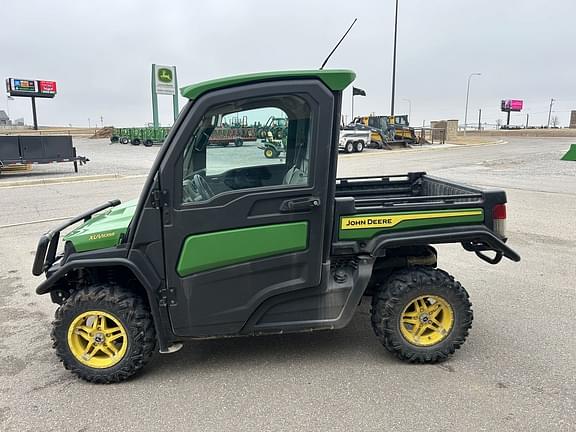 Image of John Deere XUV 835R equipment image 1