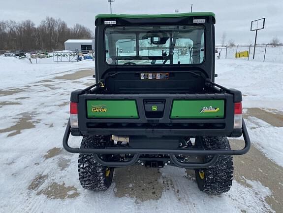 Image of John Deere XUV 835R equipment image 2