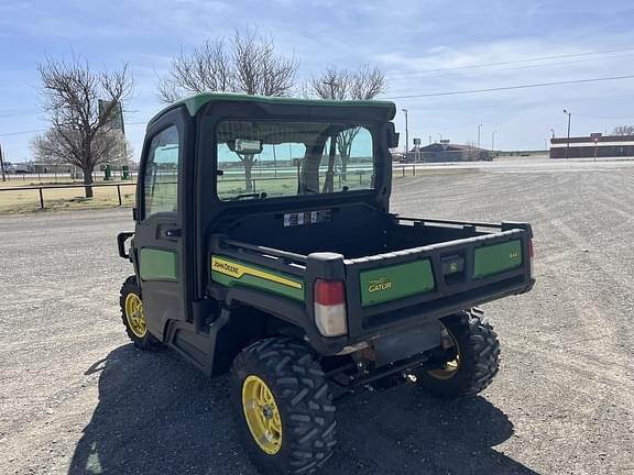 Image of John Deere XUV 835R equipment image 2