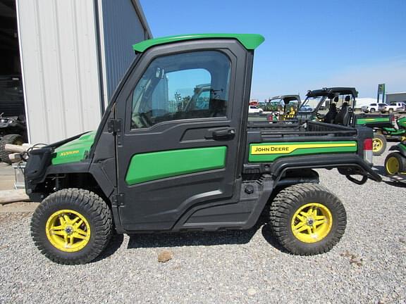 Image of John Deere XUV 835R equipment image 1