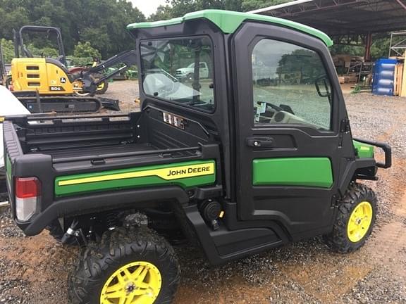 Image of John Deere XUV 835R equipment image 4