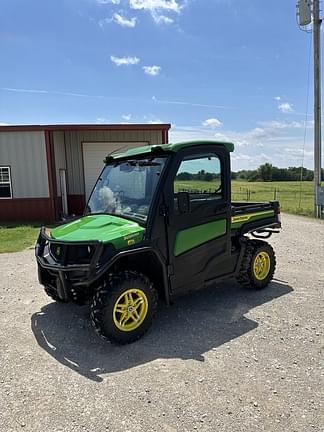 2022 John Deere XUV 835R Equipment Image0