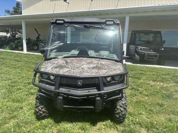 Image of John Deere XUV 835R equipment image 1