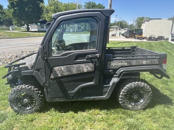 Image of John Deere XUV 835R Primary image