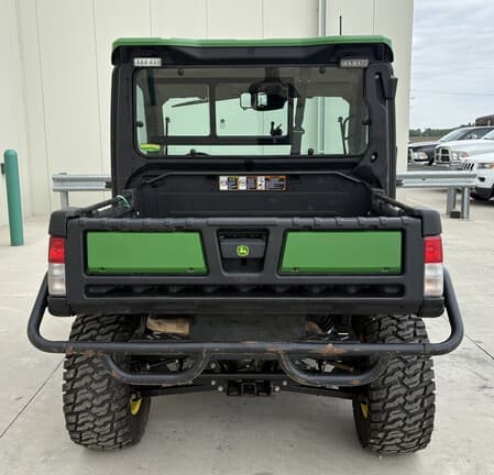 Image of John Deere XUV 835R equipment image 3