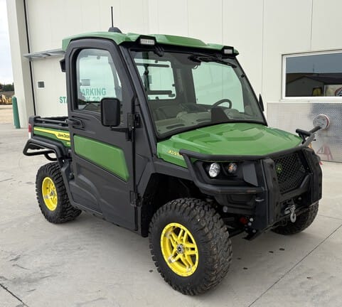 2022 John Deere XUV 835R Equipment Image0