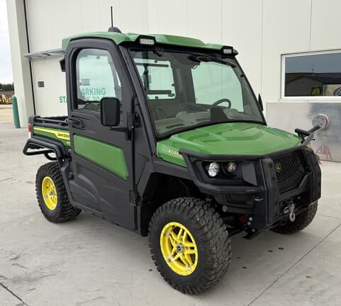Image of John Deere XUV 835R Primary image