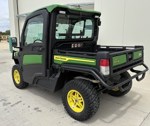 Image of John Deere XUV 835R equipment image 4